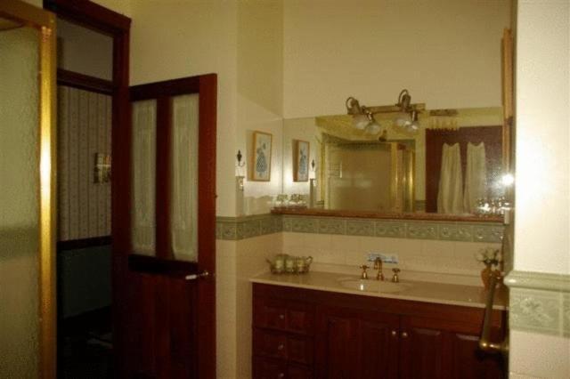 ริเวียรา เบด แอนด์ เบรคฟาสต์ Bed & Breakfast โกลด์โคสต์ ภายนอก รูปภาพ